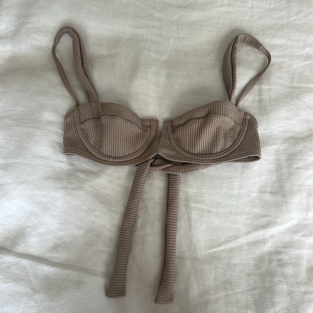 MONDAY SWIMWEAR BIKINI TOP